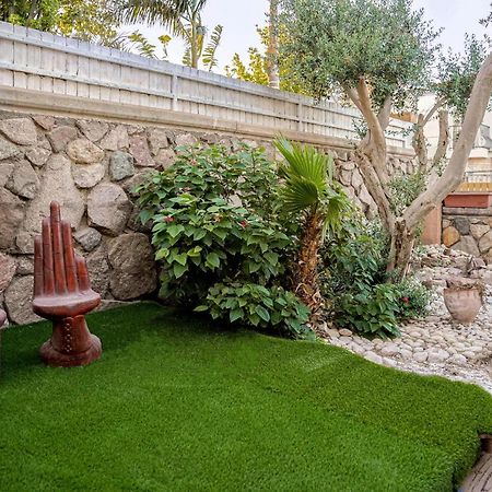 וילה רוני בריכה מחוממת Villa Roni Heated Pool Ейлат Екстер'єр фото