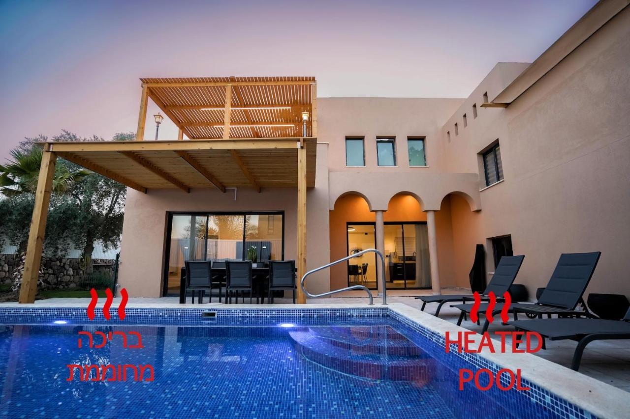 וילה רוני בריכה מחוממת Villa Roni Heated Pool Ейлат Екстер'єр фото